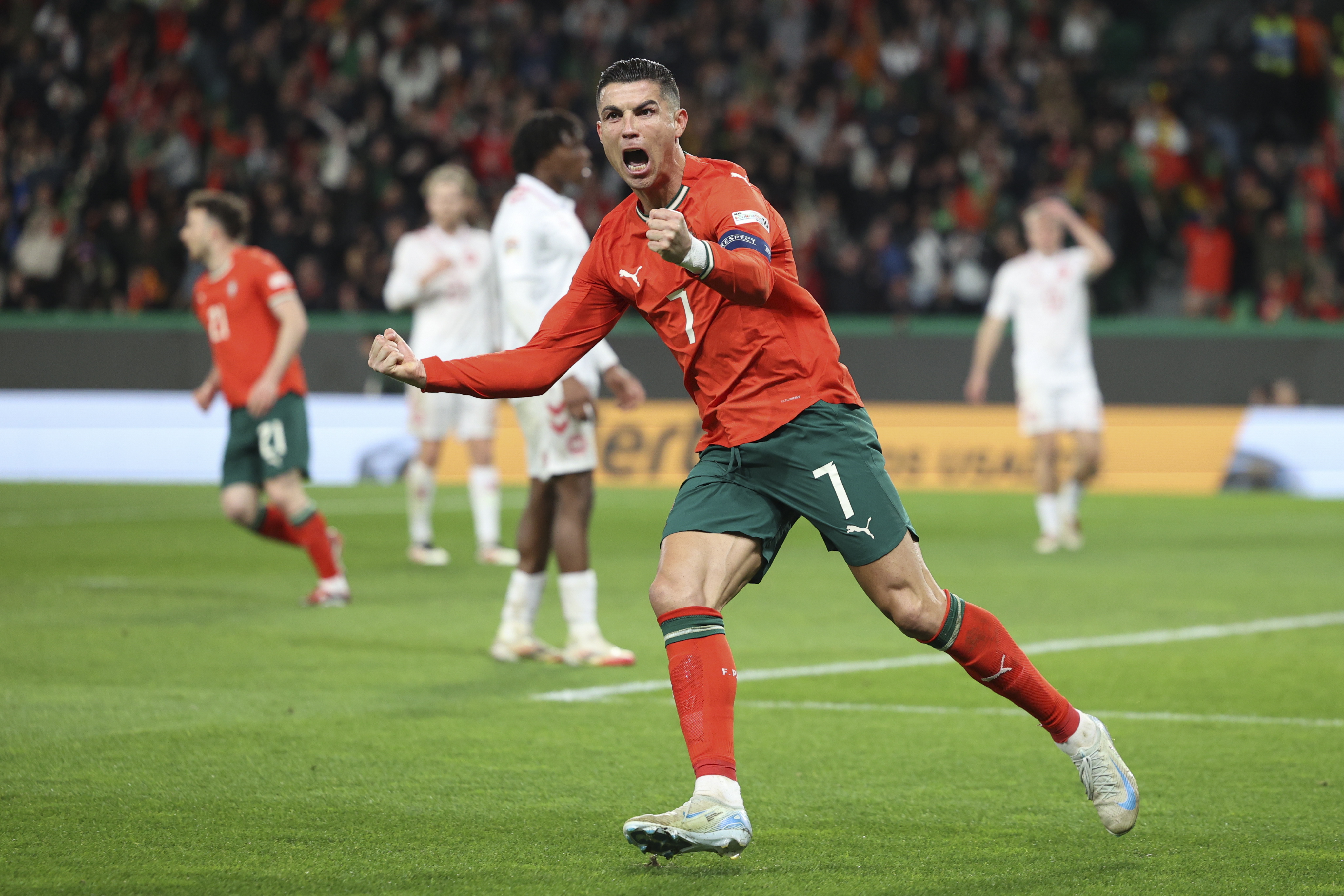 LISBON (Portugal), 23/03/2025.- Portugal's Cristiano Ronaldo celebrates scoring a goal during the UEFA Nations League playoff second leg soccer match between Portugal and Denmark at Alvalade Stadium, in Lisbon, Portugal, 23 March 2025. (Dinamarca, Lisboa) EFE/EPA/MIGUEL A. LOPES