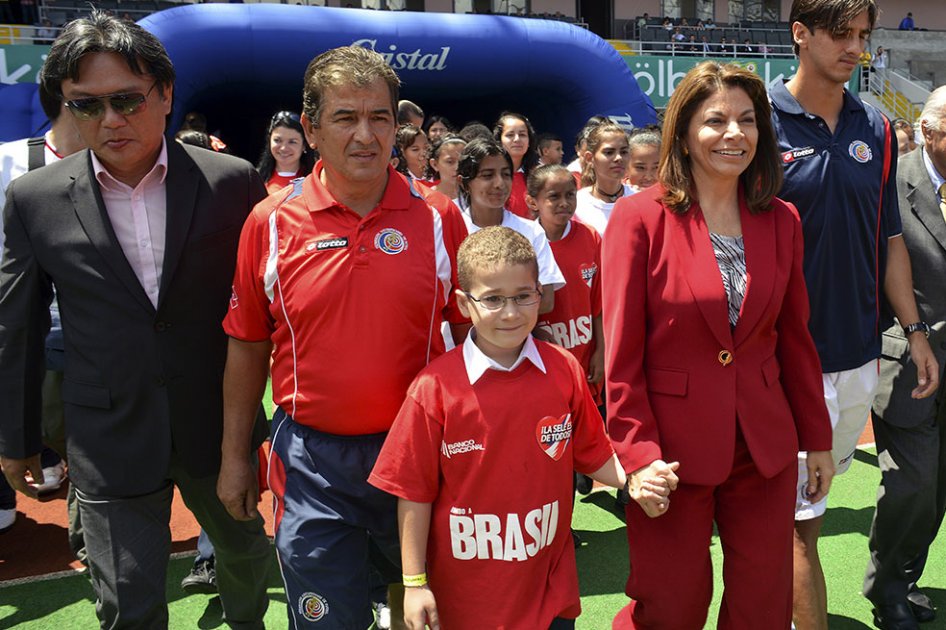 Rinden homenaje a la selección de Jorge Luis Pinto por clasificación al Mundial