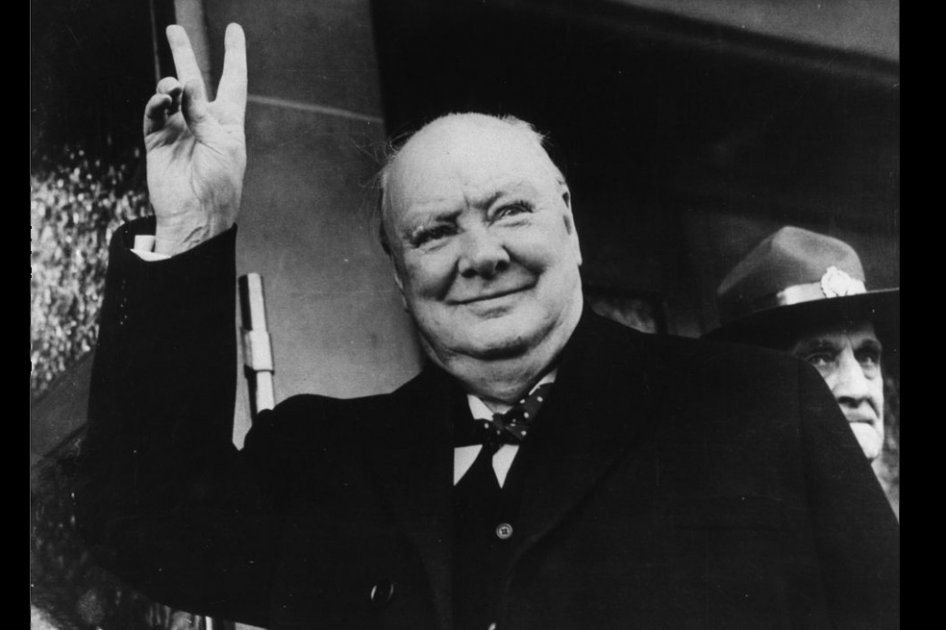 Sale a la luz poema bélico inédito de Churchill