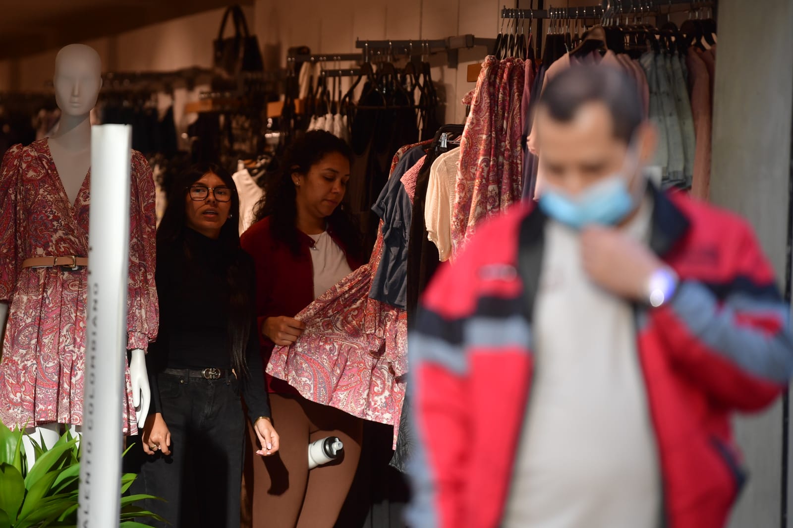 ¿Volverá el tapabocas a Bogotá? Distrito estudia medida por pico respiratorio