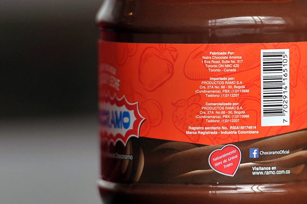 Ramo fabrica afuera dos productos. La crema de chocolate viene de Canadá y las donas de España.  Cristian Garavito