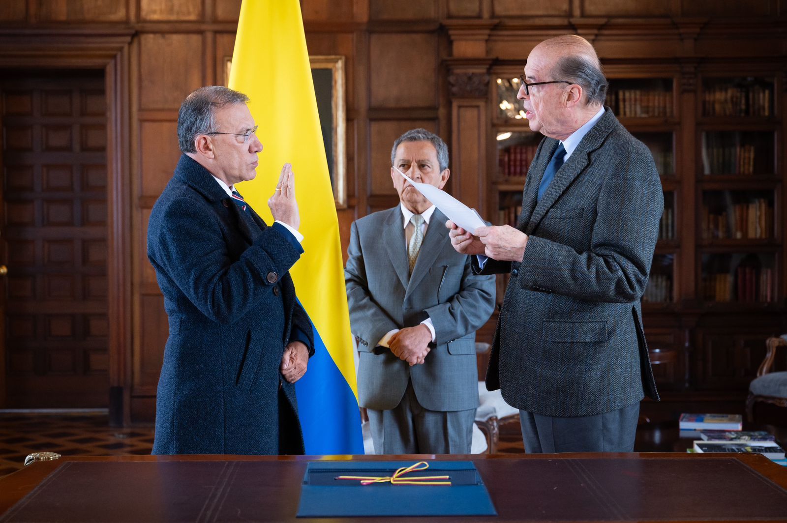 Roy Barreras se posesionó como embajador de Colombia en Reino Unido