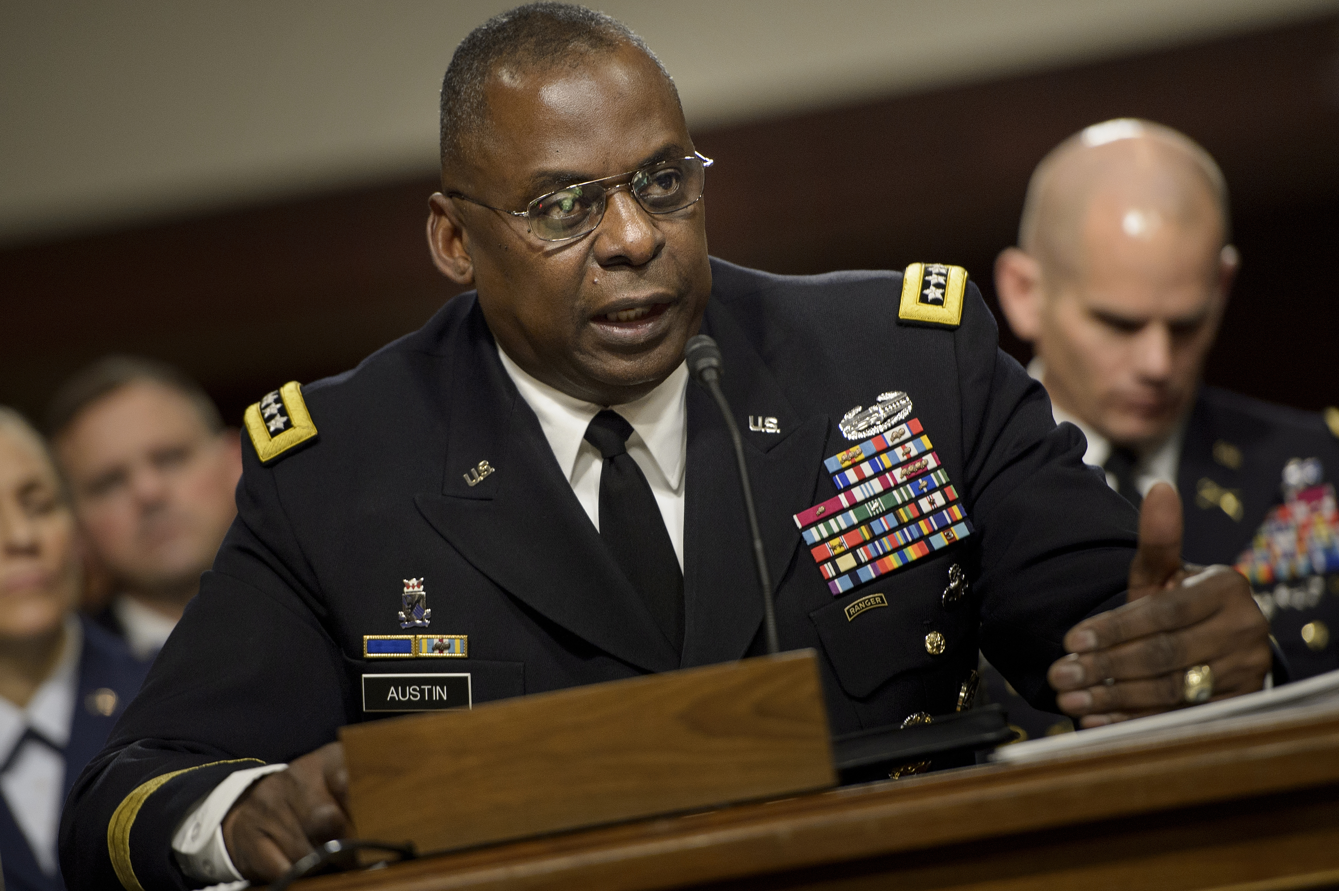 Biden pone al primer afroamericano al frente del departamento de Defensa
