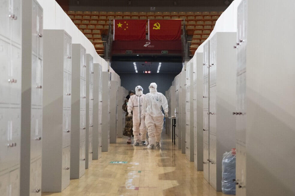 China expulsará a 3 periodistas por un título «racista» sobre la epidemia
