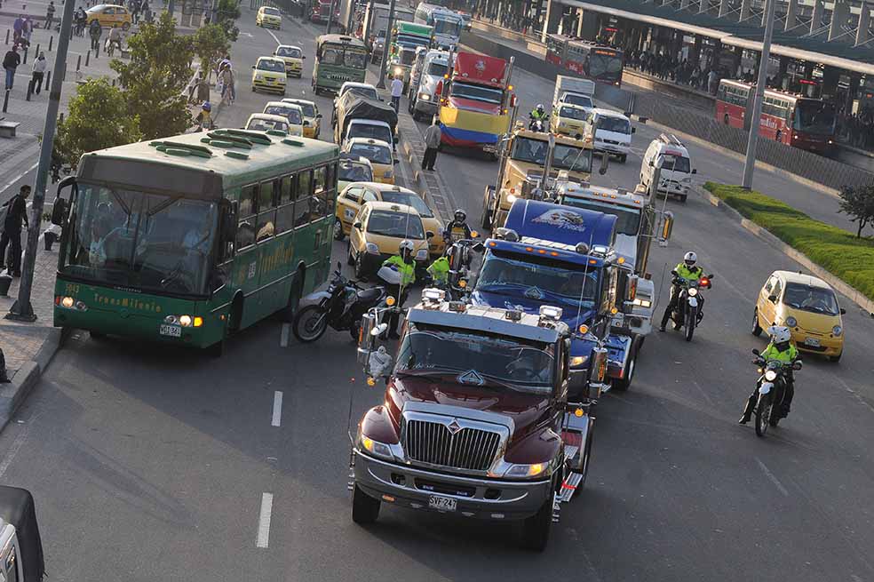 Hay $1 billón para reposición de camiones