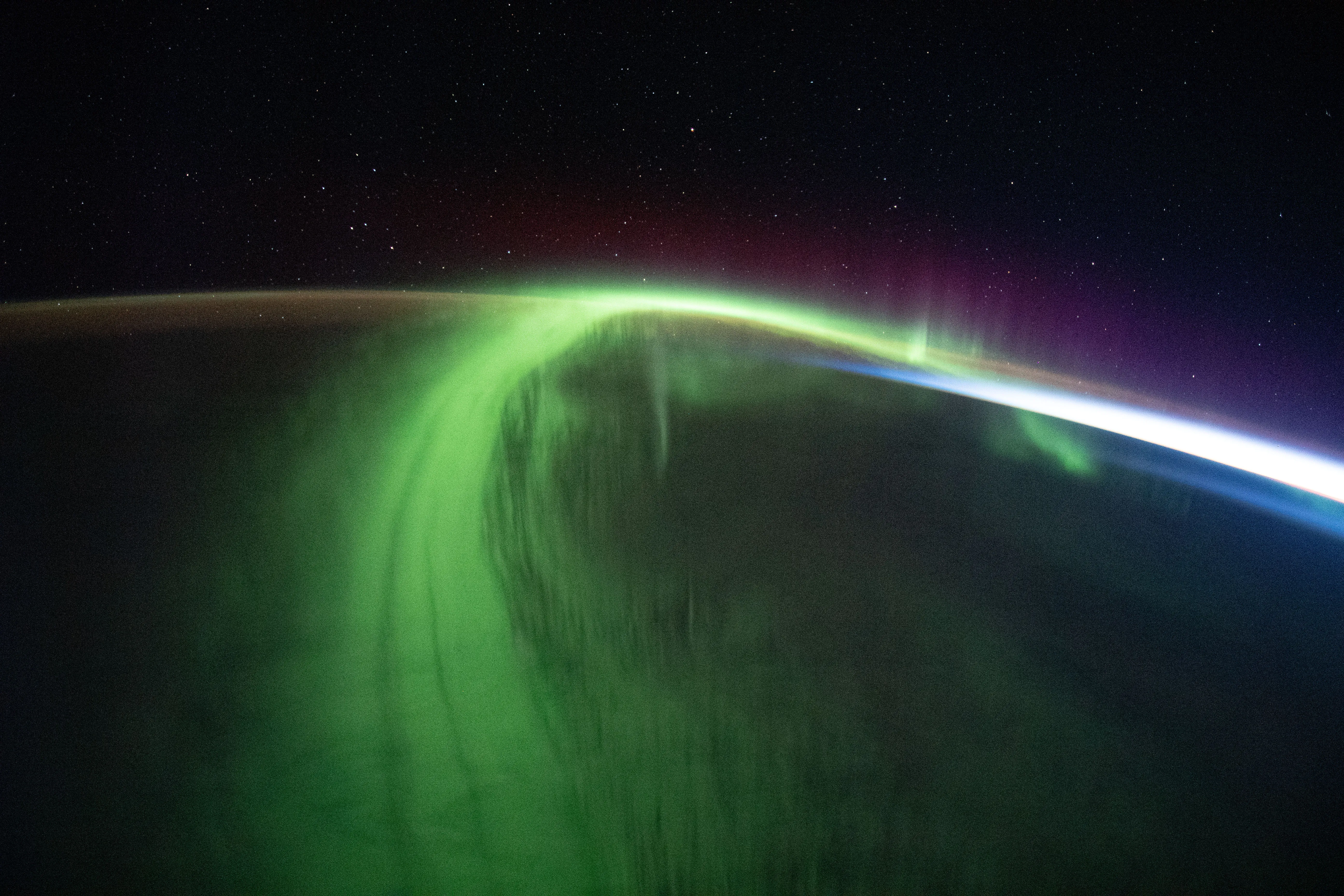Las impresionantes imágenes de auroras que tomó una astronauta de la NASA desde el espacio