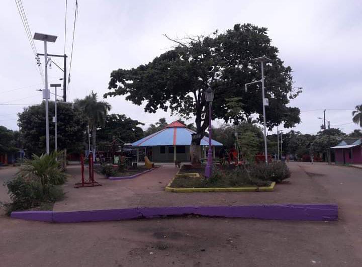 Además de renovar el suelo y las atracciones para niños, instalaron un quiosco de internet en el parque principal.