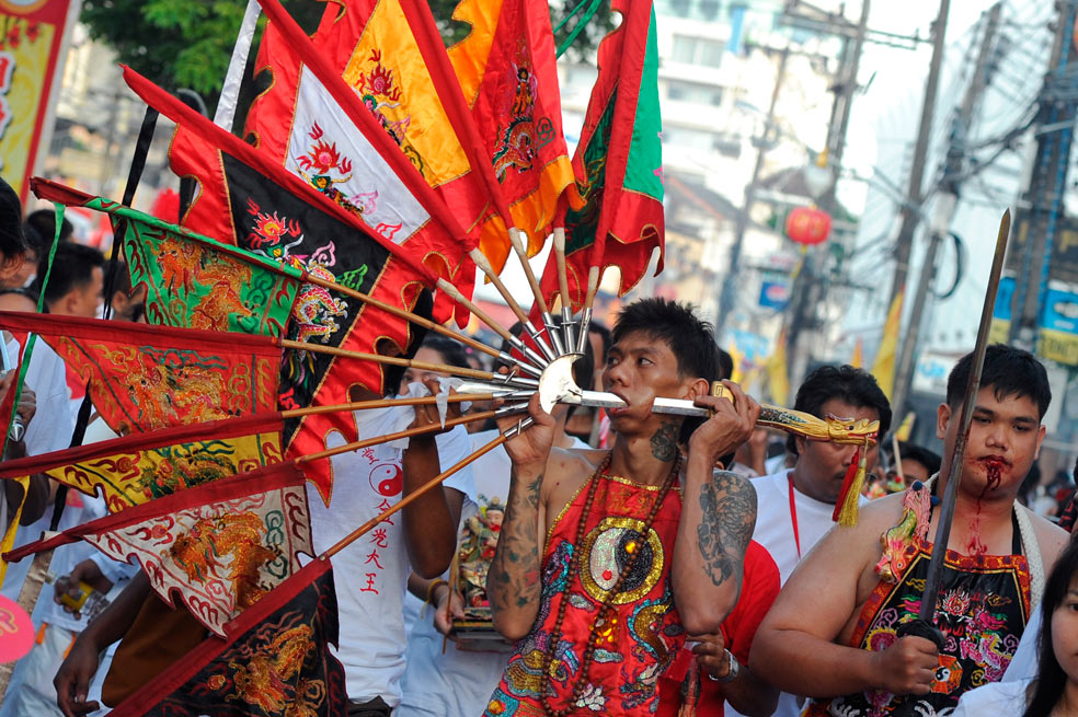 Un doloroso ritual en Tailandia
