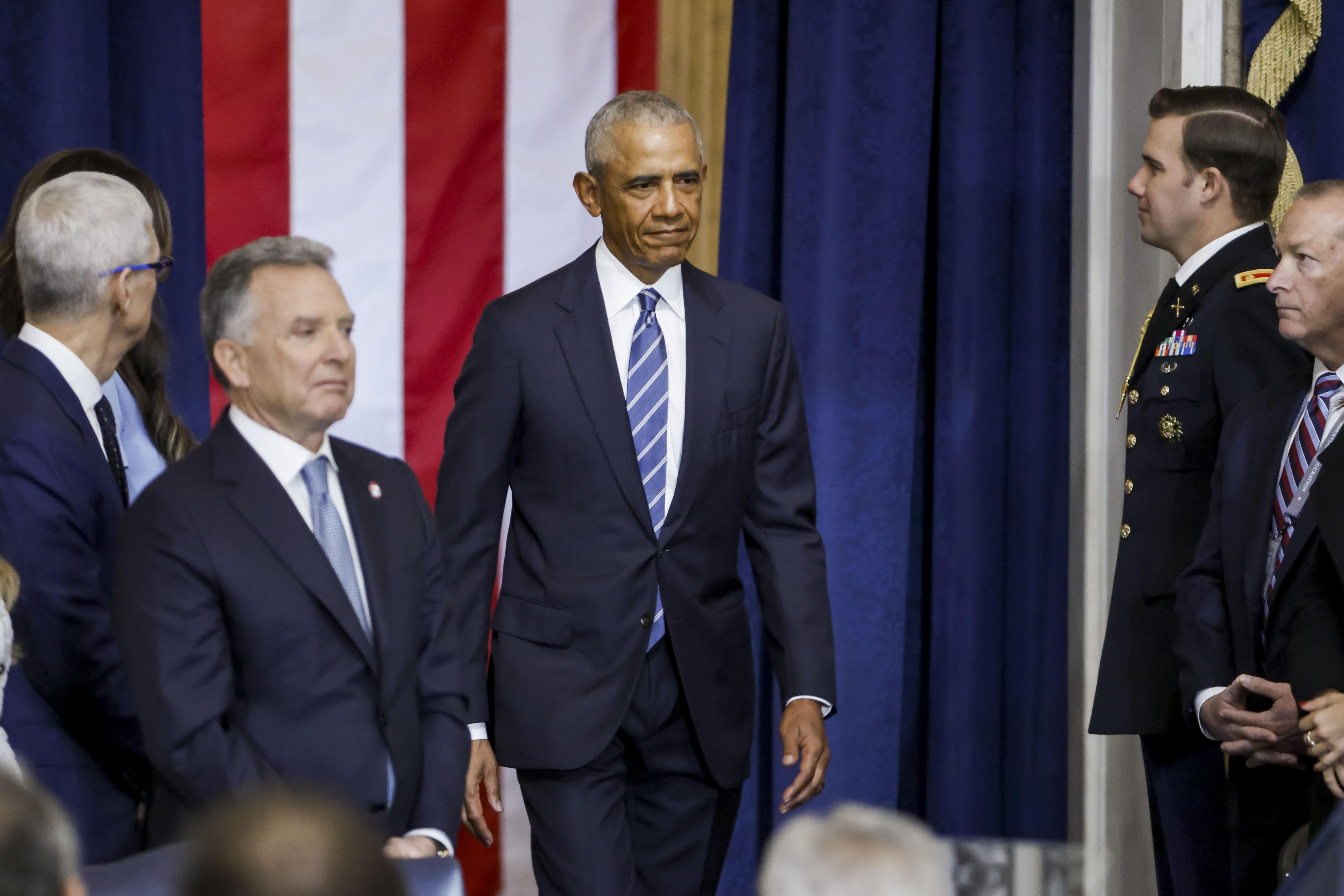 Obama le responde a Trump por caso Epstein: sus “afirmaciones son ridículas”