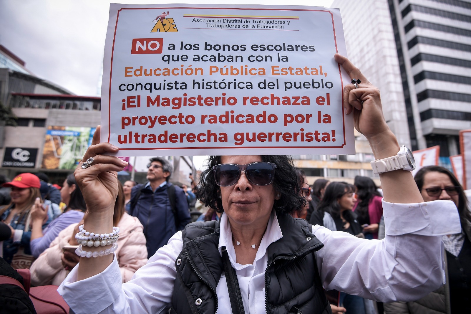 Otra de las razones de la protesta es un proyecto de ley de autoría de la senadora Paloma Valencia y que busca revivir la figura de bonos educativos.
