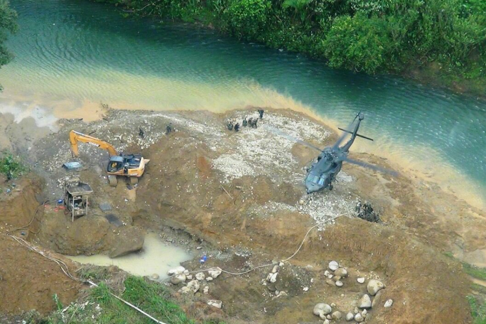 Explotación ilícita de oro en Colombia aumentó un área similar a la de San Andrés