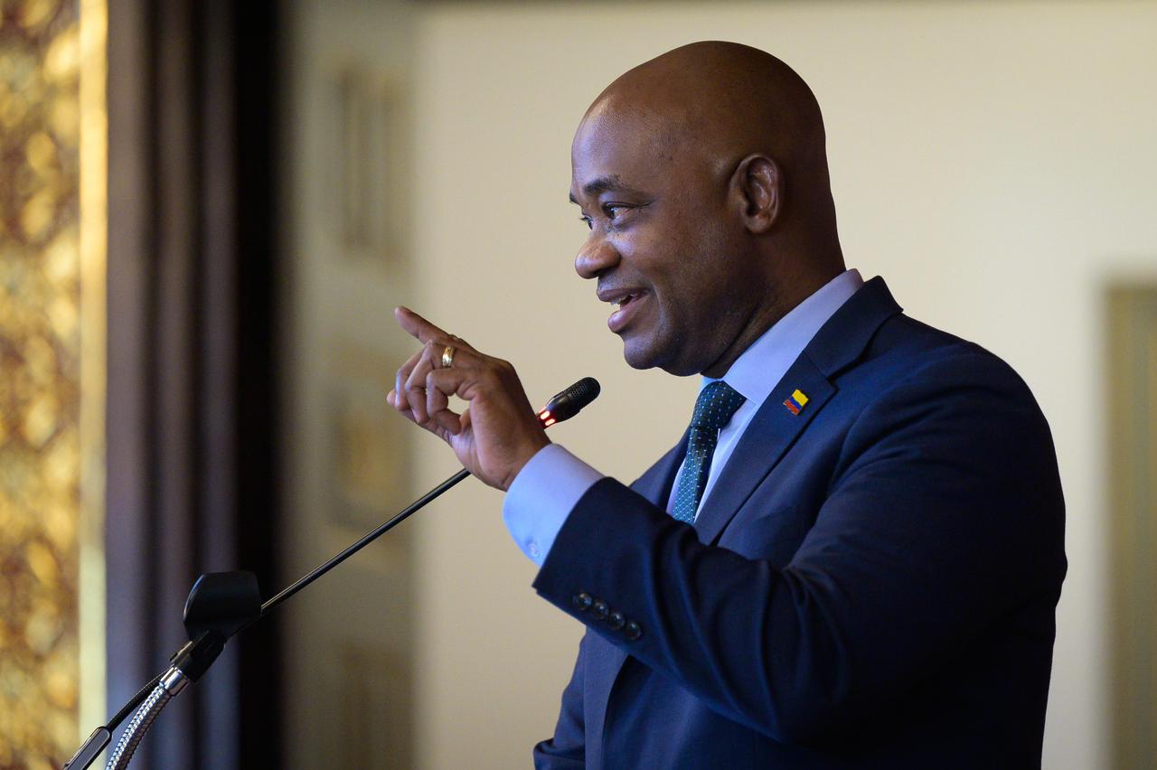 Luis Gilberto Murillo se posesionó oficialmente como el canciller de Colombia
