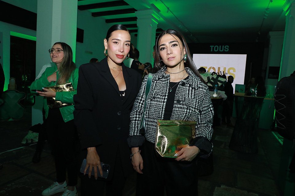 Luisa Fernanda W y María Cristina de Angulo