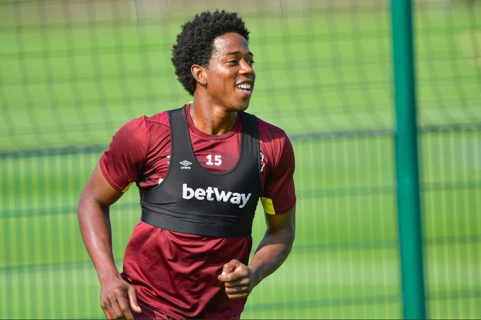 Mala jornada para Carlos Sánchez y Jefferson Lerma en Inglaterra