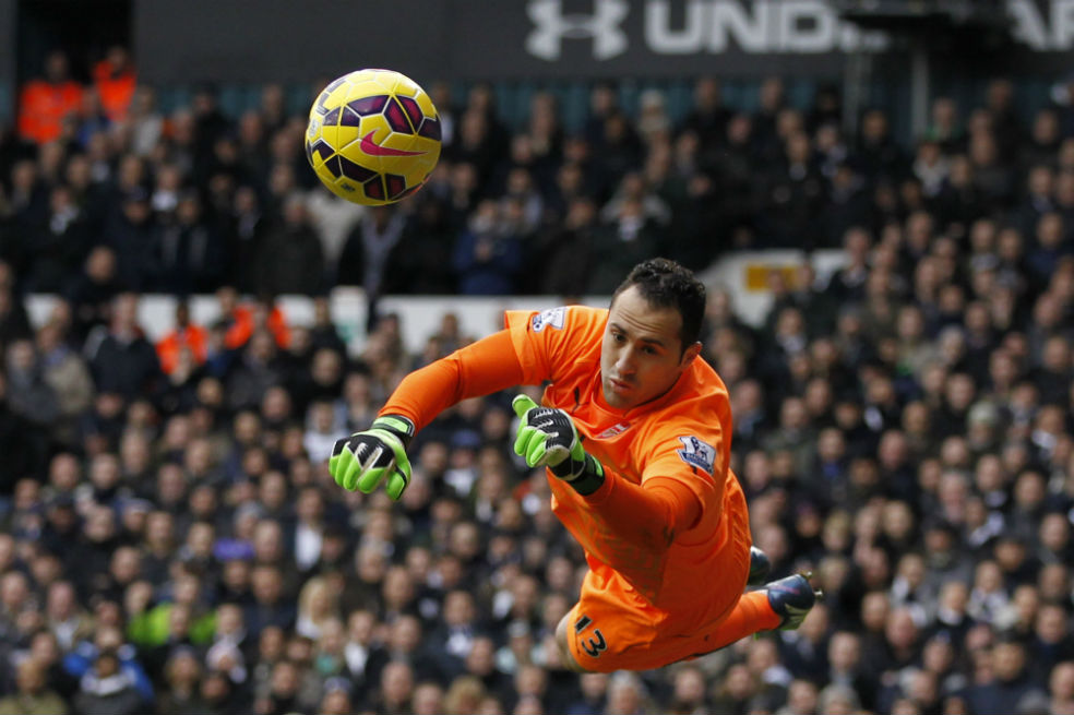 Presidente del Napoli confirmó negociaciones por David Ospina
