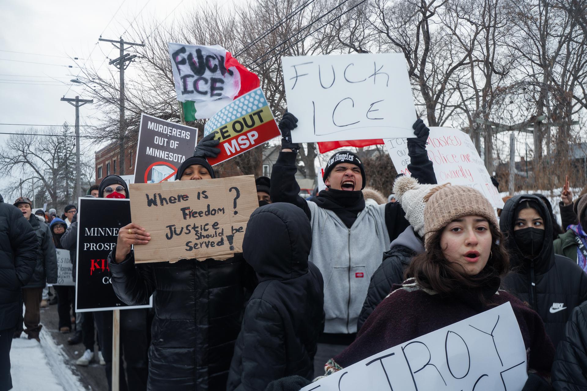 ¿Debe desaparecer ICE? El 46 % en EE. UU. apoya abolir la agencia tras tiroteo en Minnesota