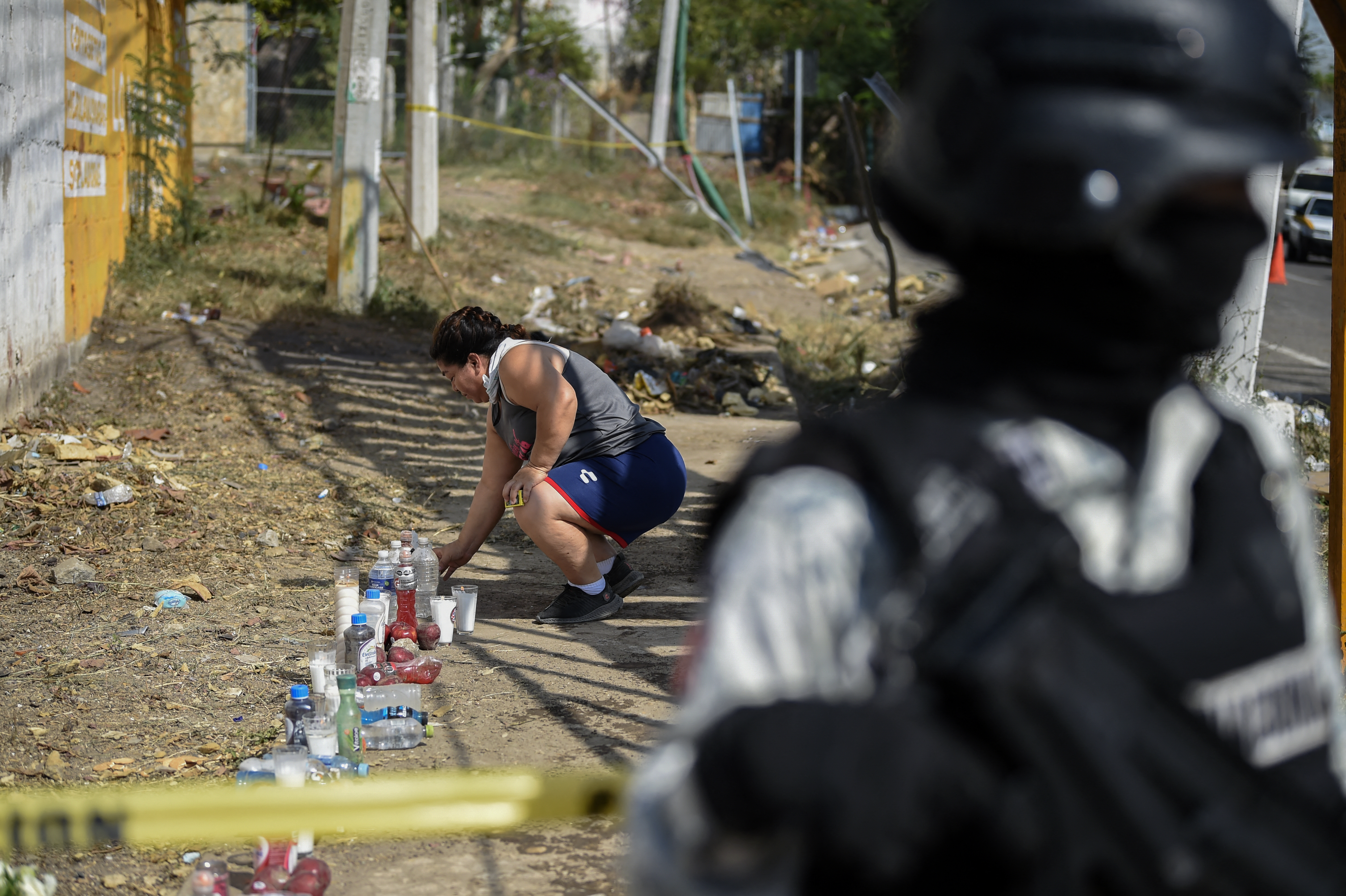 México pide a EE. UU. cambiar política migratoria tras muerte de 55 migrantes