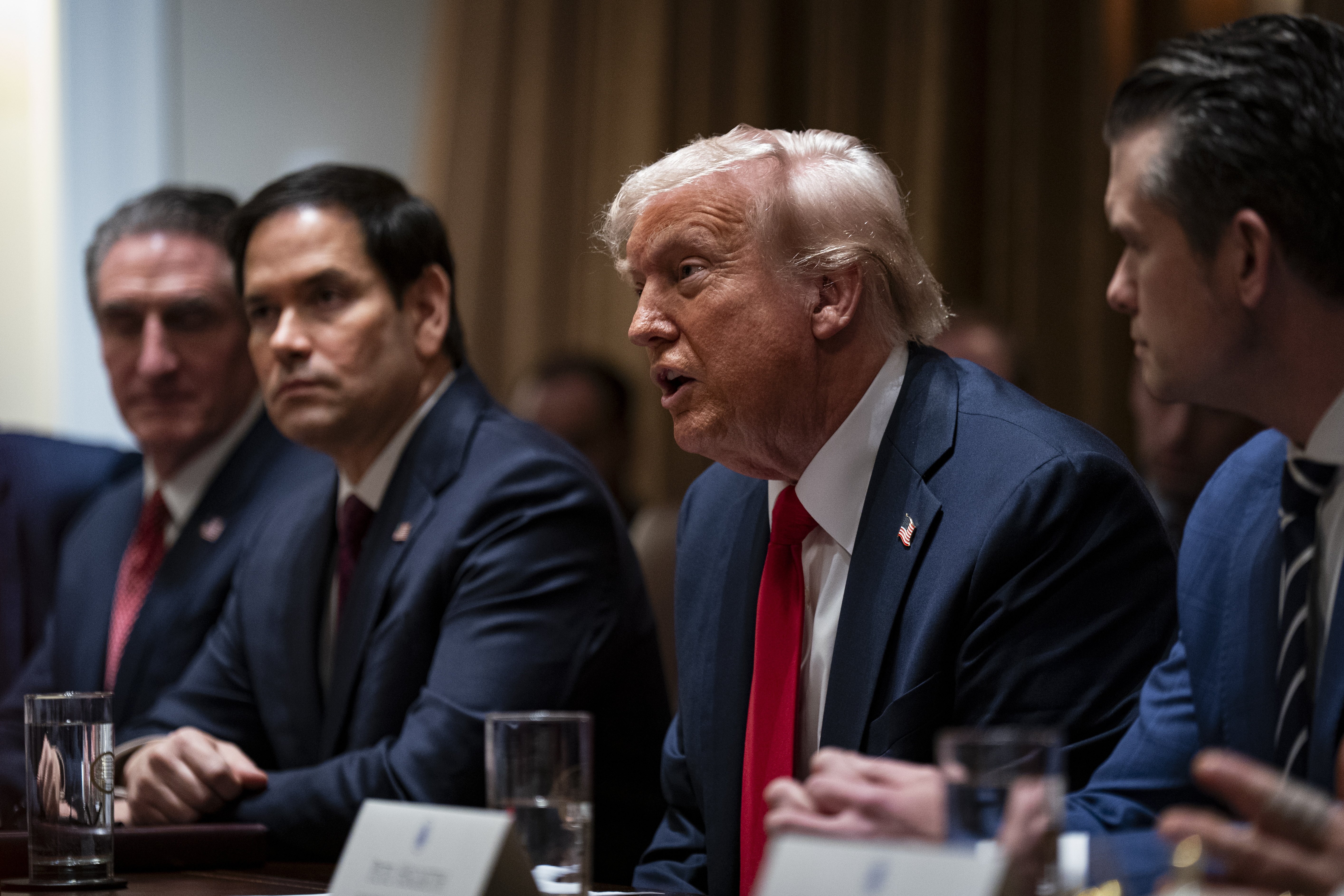 Trump revoca concesiones a Maduro, cancela acuerdo petrolero del “corrupto Biden”