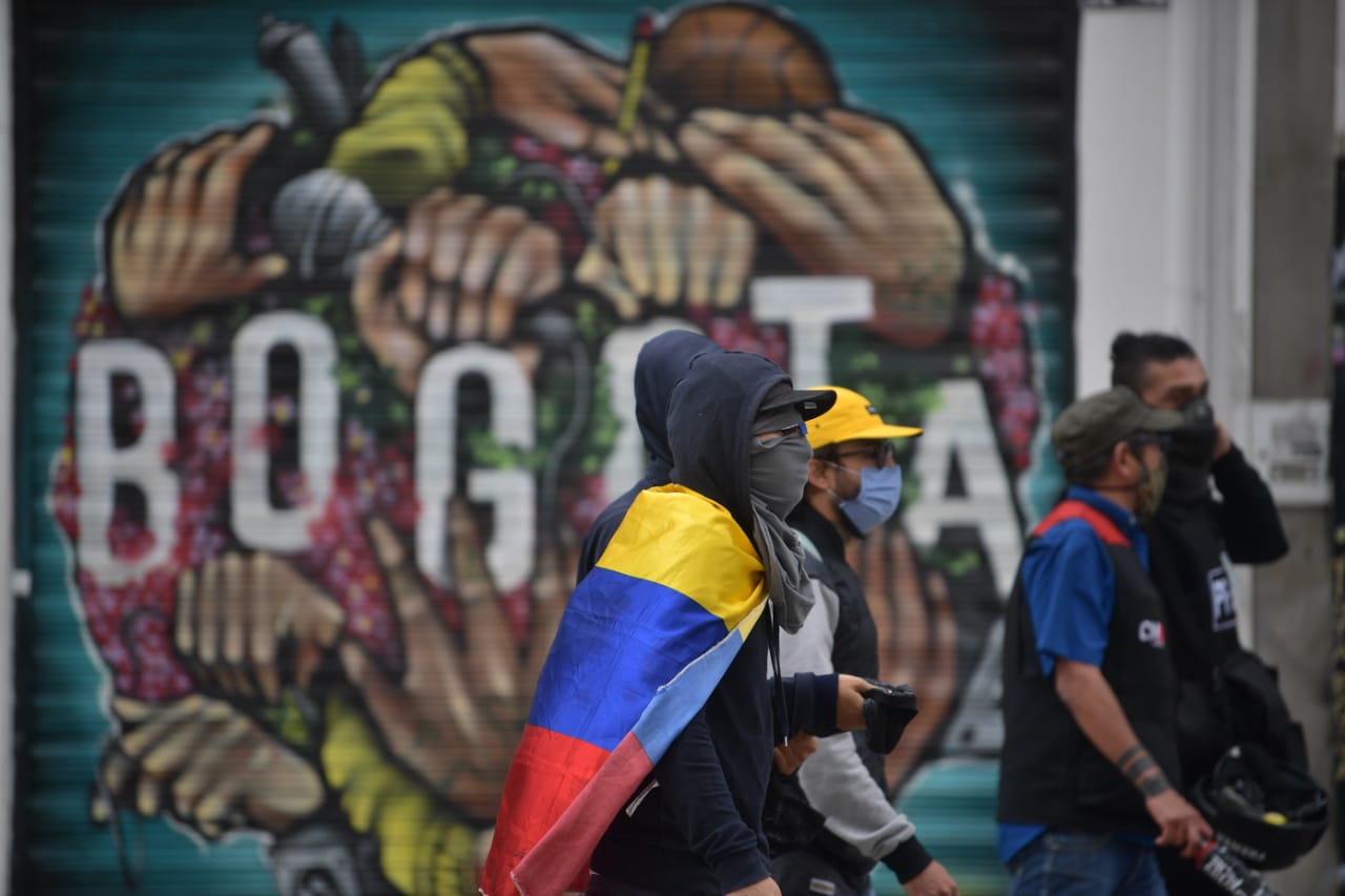 Los manifestantes se dispersaron en las inmediaciones de la Plaza de Bolívar, sobre la carrera séptima.