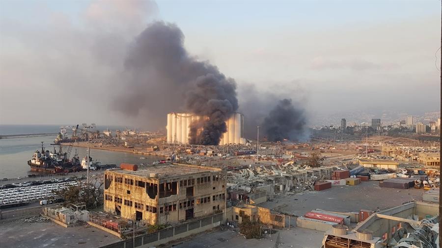 En fotos: Impactantes imágenes tras la explosión en el puerto de Beirut