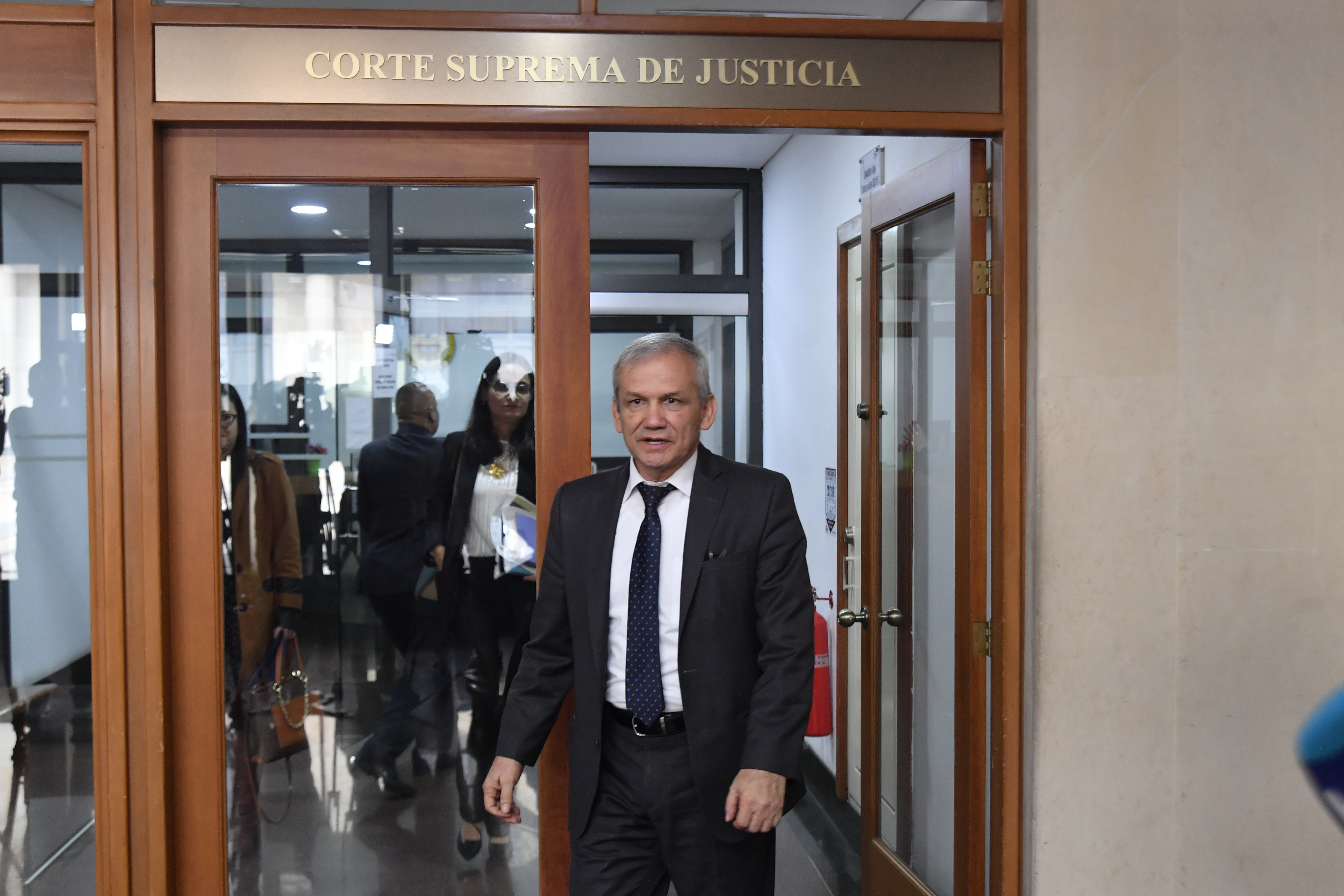 Corte Suprema deja en firme orden de captura internacional contra Carlos Ramón González
