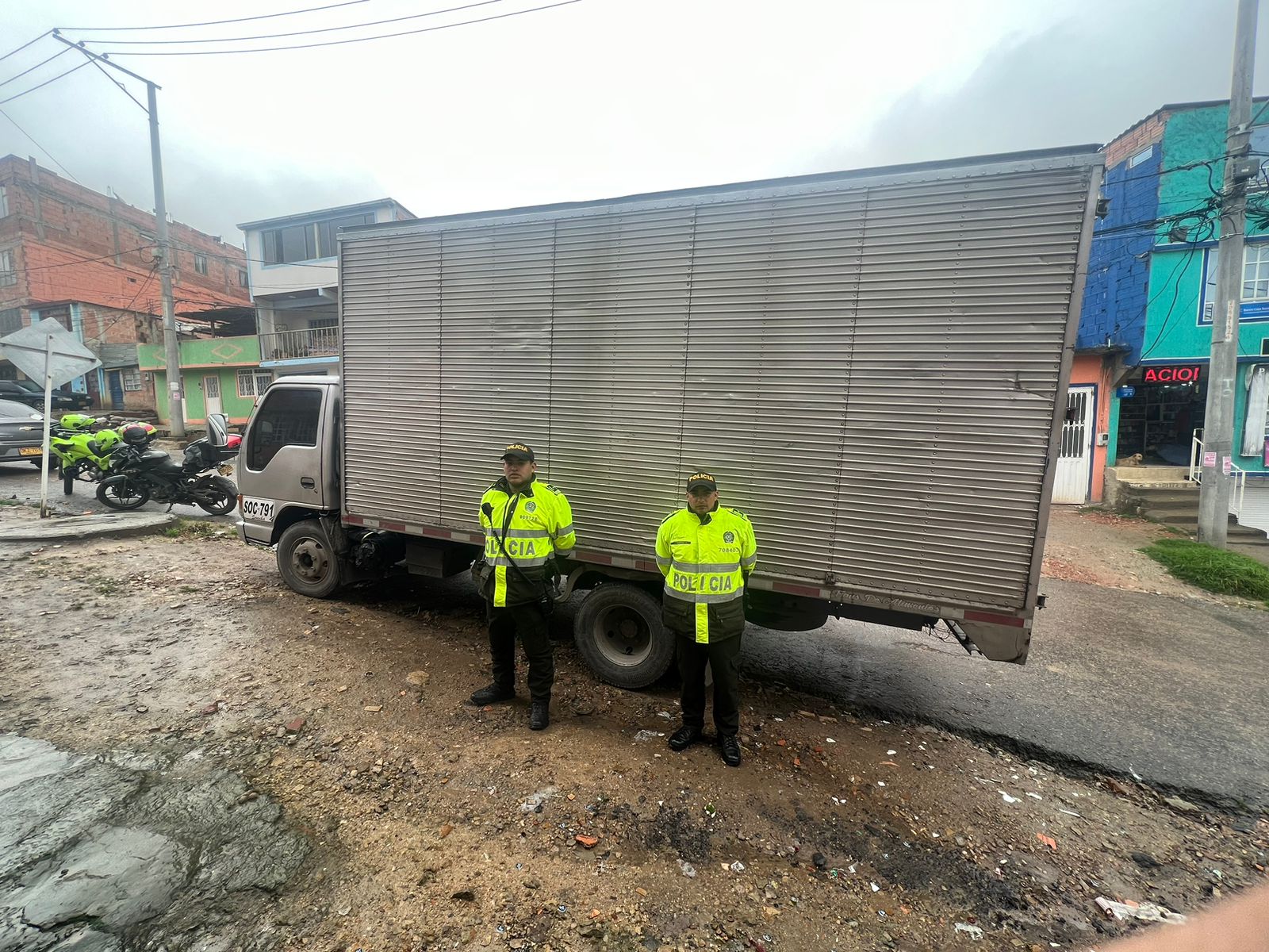 Bogotá: en Ciudad Bolívar recuperaron dos vehículos robados en Engativá y Facatativá
