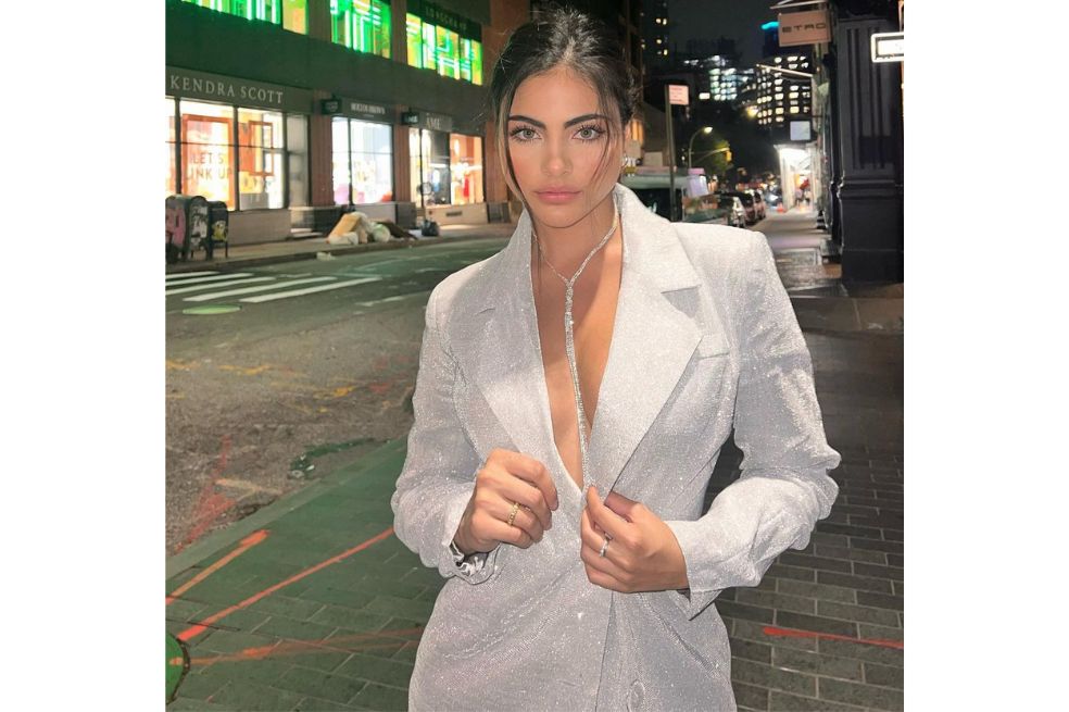 La modelo Sara Orrego recibió un comentario de Bad Bunny en una publicación de redes sociales y sus fanáticos enloquecieron.