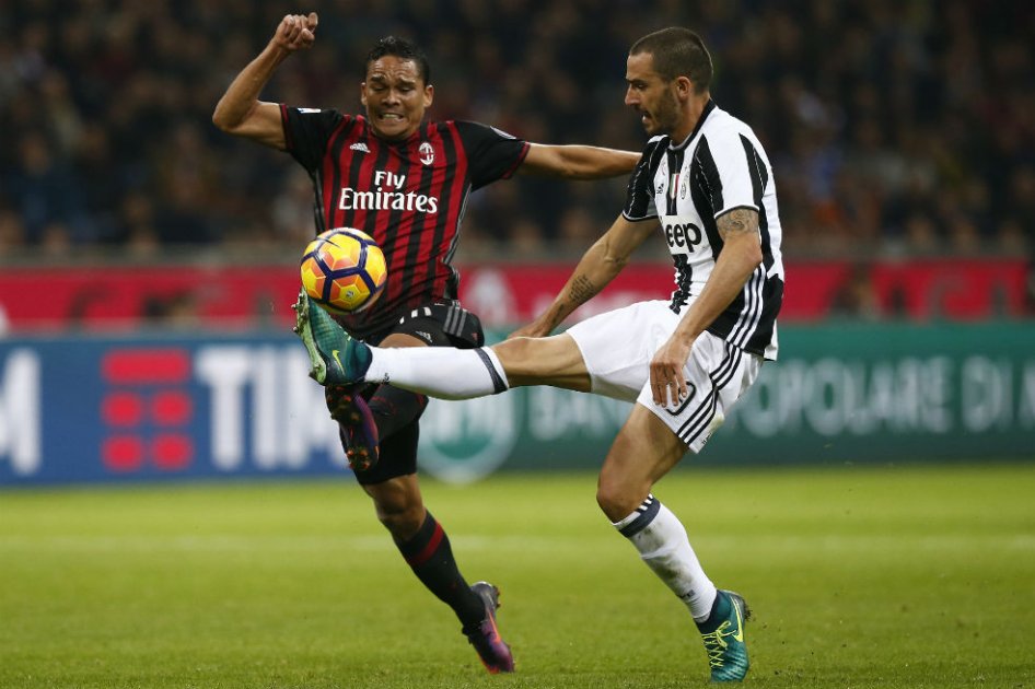 Carlos Bacca fue titular en el triunfo de Milán frente a Juventus