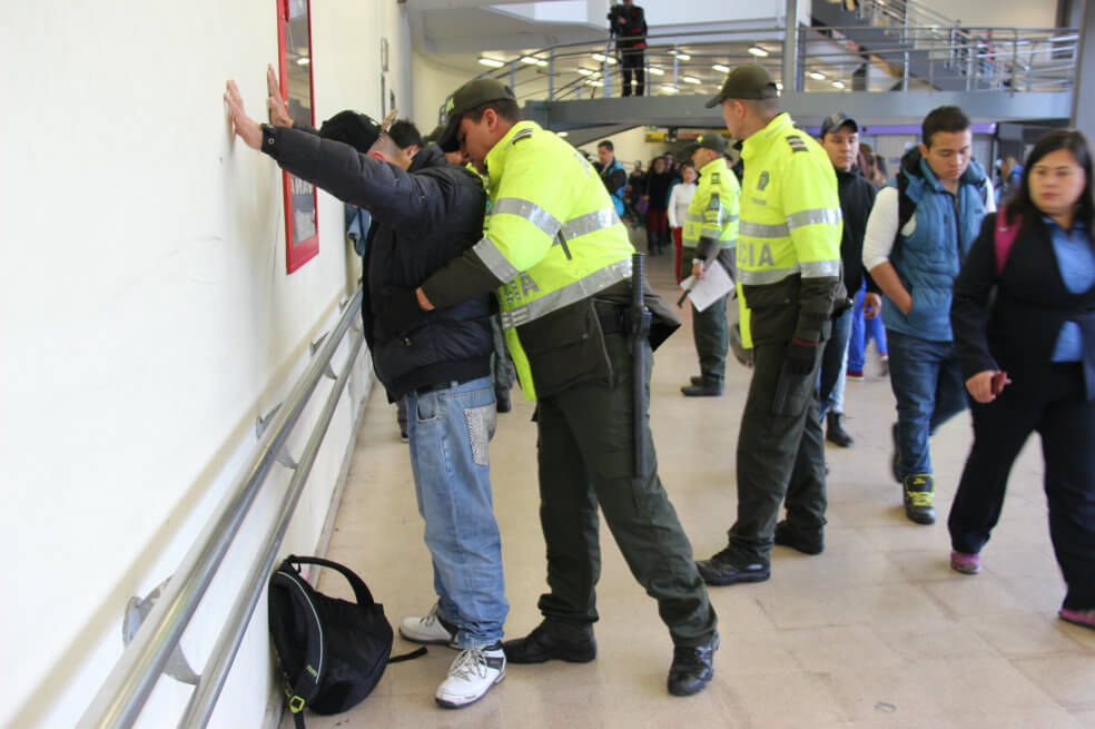 La Policía podrá seguir requisando: Corte Constitucional no le quitó la facultad