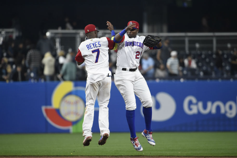 República Dominicana ganó y se mantiene con vida en el Clásico Mundial de Béisbol