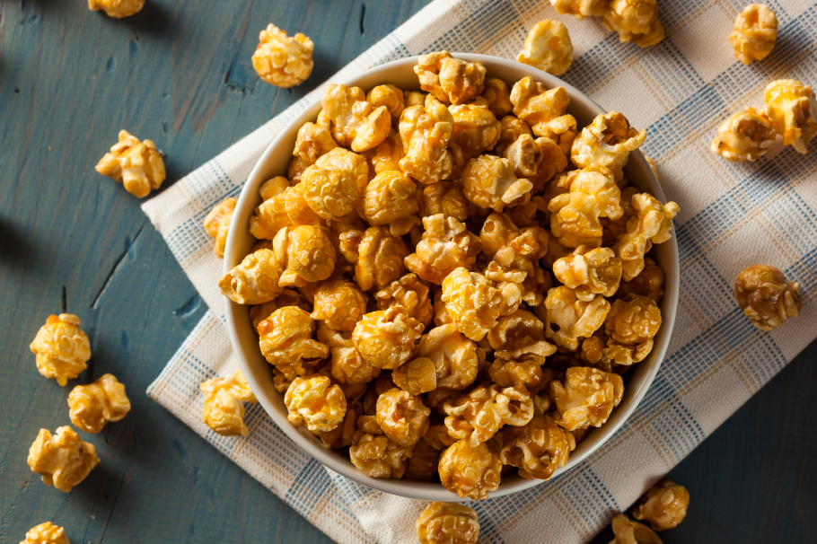 Cómo hacer caramelo para palomitas de maíz con solo 4 ingredientes