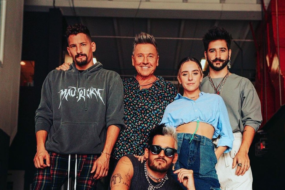 El cantante y sus hijos han sido reconocidos por su famoso apellido Montaner. Sin embargo, en sus documentos no figuran así. Aquí te contamos por qué.