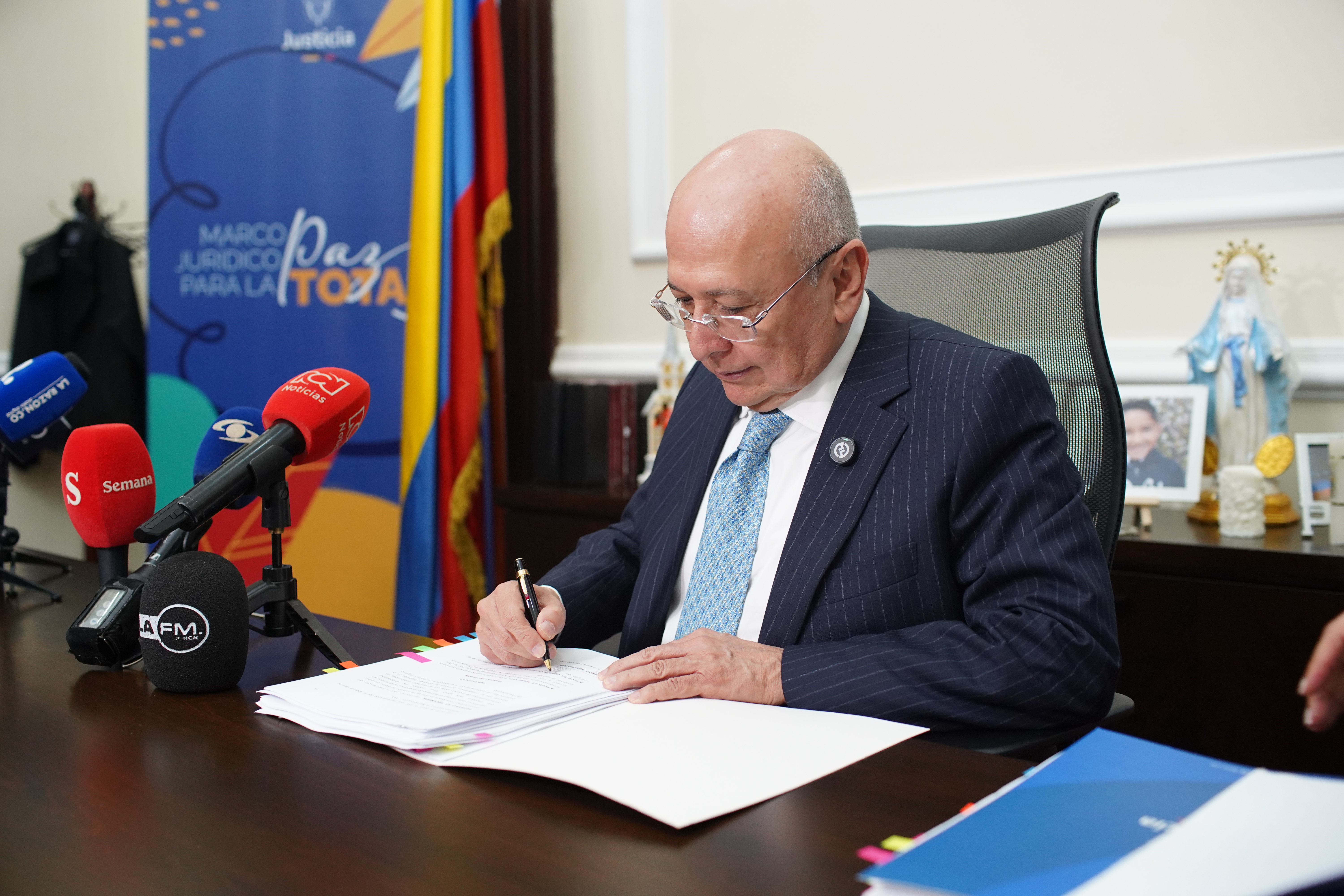 El proyecto de paz total fue presentado por Montealegre, horas después del inicio de la última legislatura.
