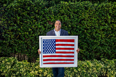 Mateo Blanco realizará una presentación especial de su colección “American Flags”