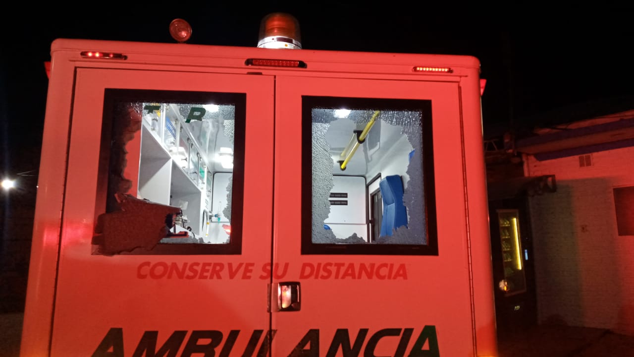 Ambulancia que llevaba a mujer embarazada terminó volcada en San Diego, Cesar