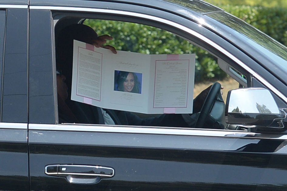 Familias de Whitney Houston y Bobby Brown se enfrentan en funeral de Bobbi Kristina