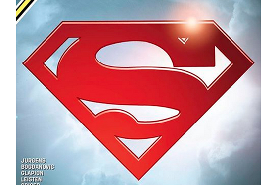 En nuevo cómic, Superman defiende a inmigrantes de supremacistas blancos
