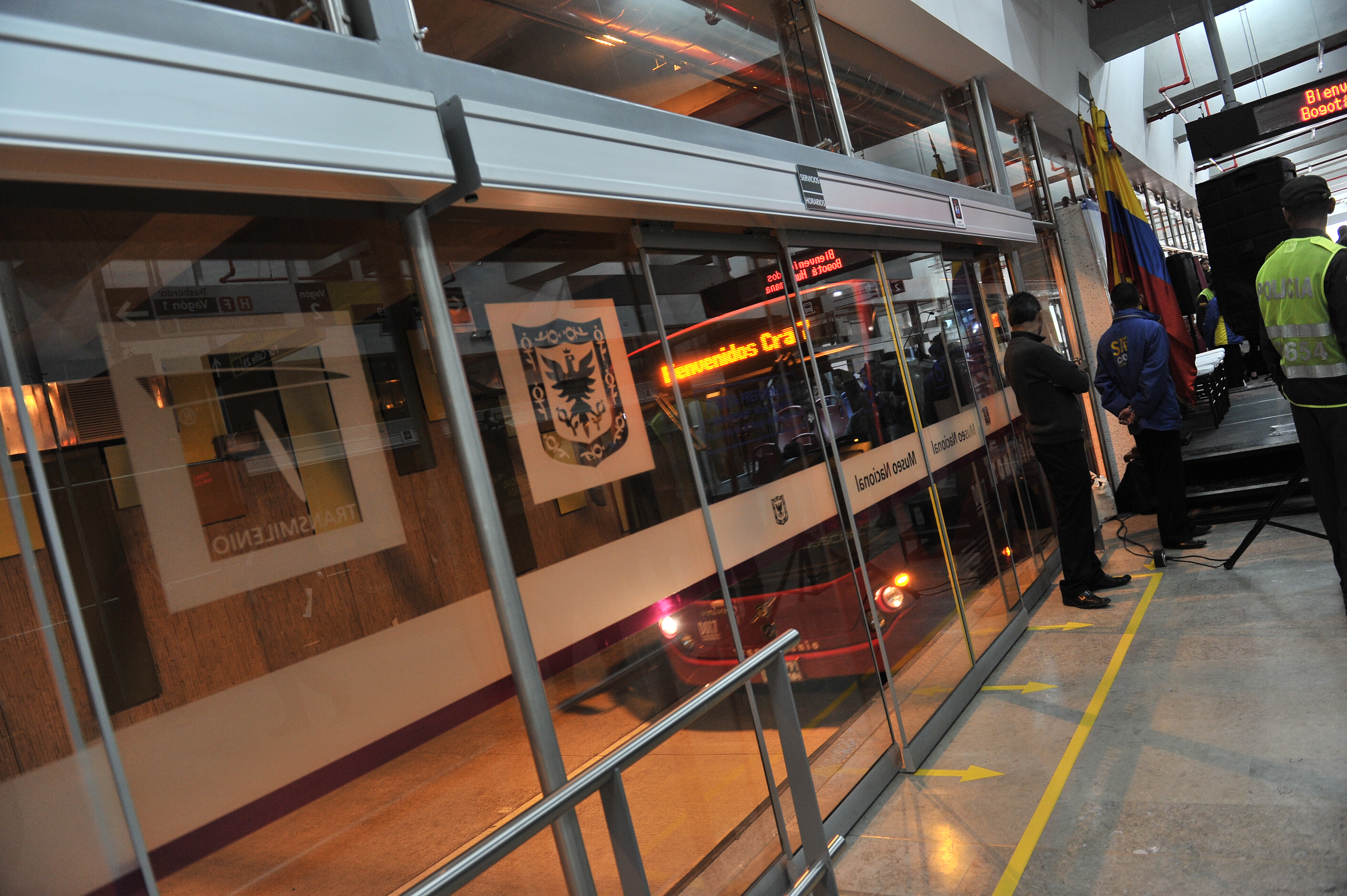 ¿Por qué ahora las estaciones de Transmilenio tienen nombres de empresas?