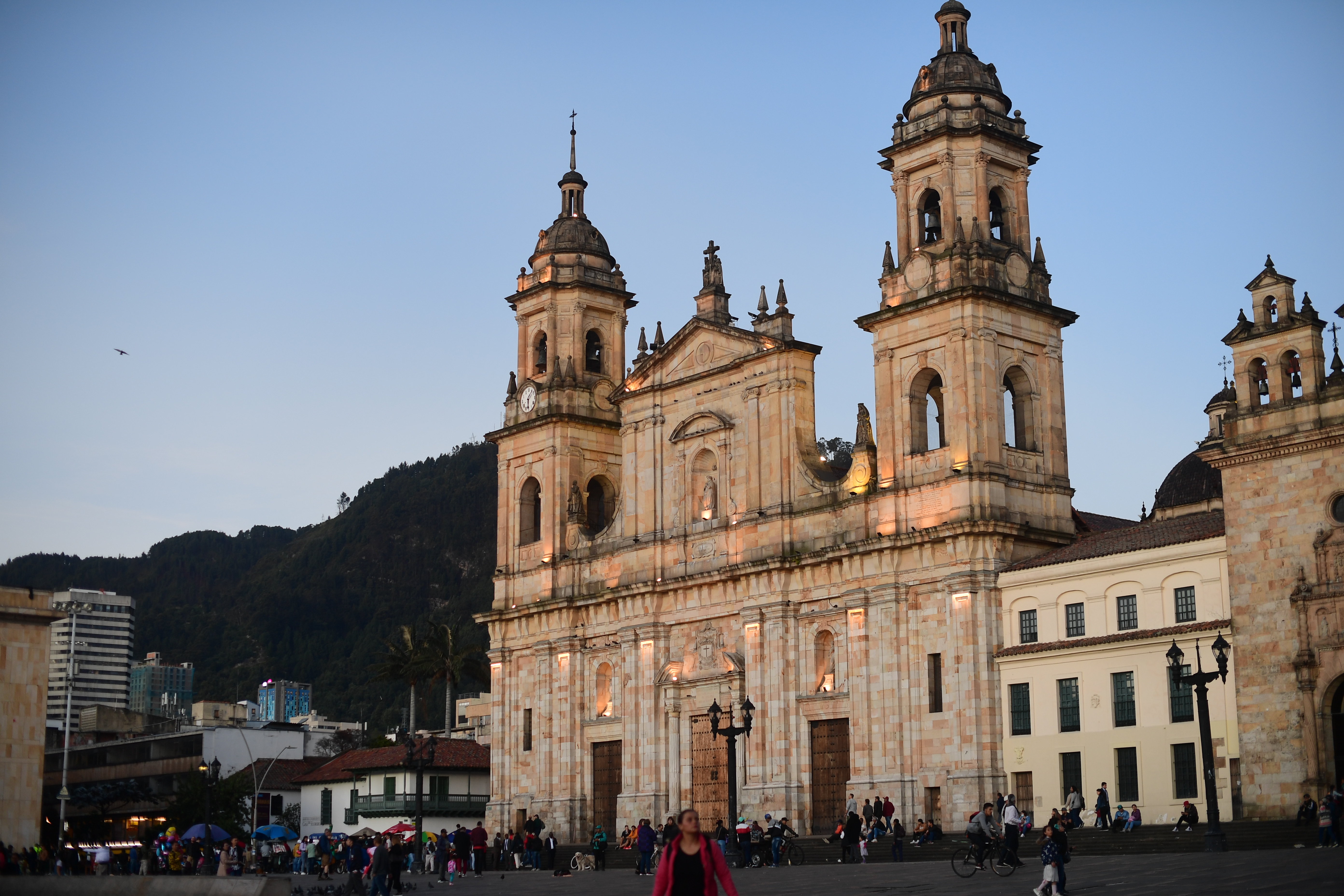 Roban copa sagrada de la Catedral Primada de Bogotá