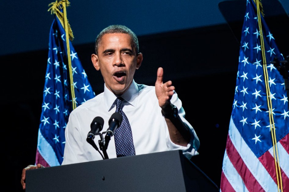 Obama bromea sobre su pobre desempeño en debate con Romney