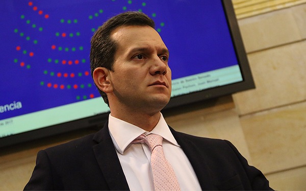 Mi padre no está pensando en campañas políticas: senador Alfredo Ramos