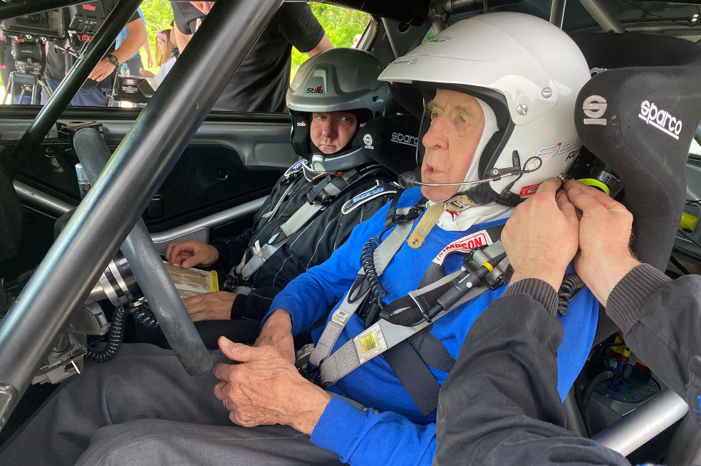 Piloto de 91 años participará en el Rally Safari de Kenia