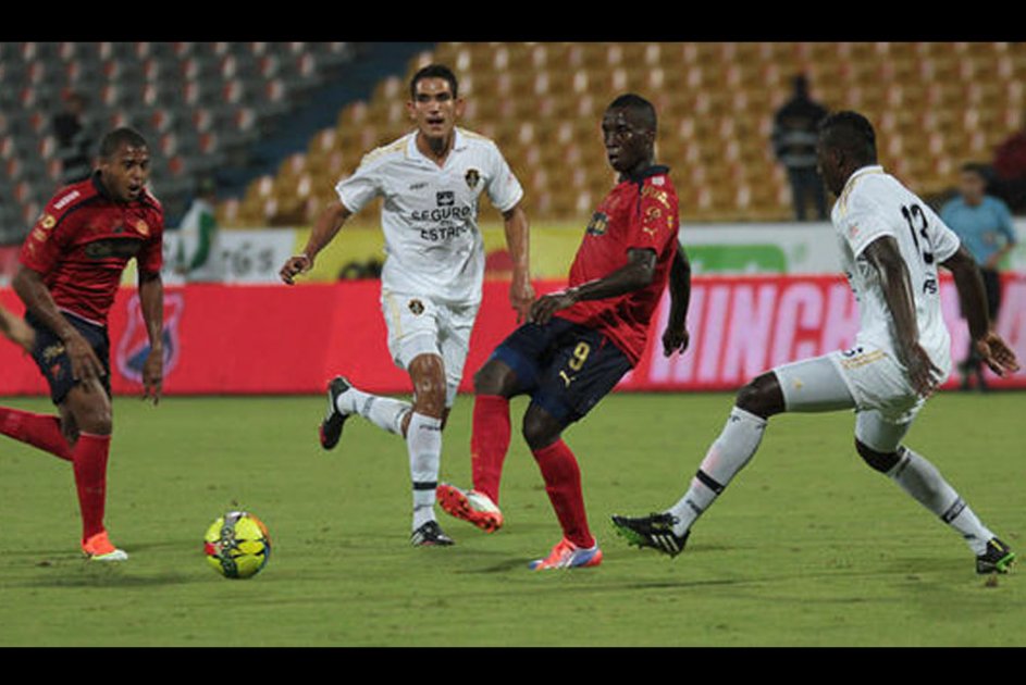 Medellín y Fortaleza igualaron a tres goles en el Atanasio Girardot