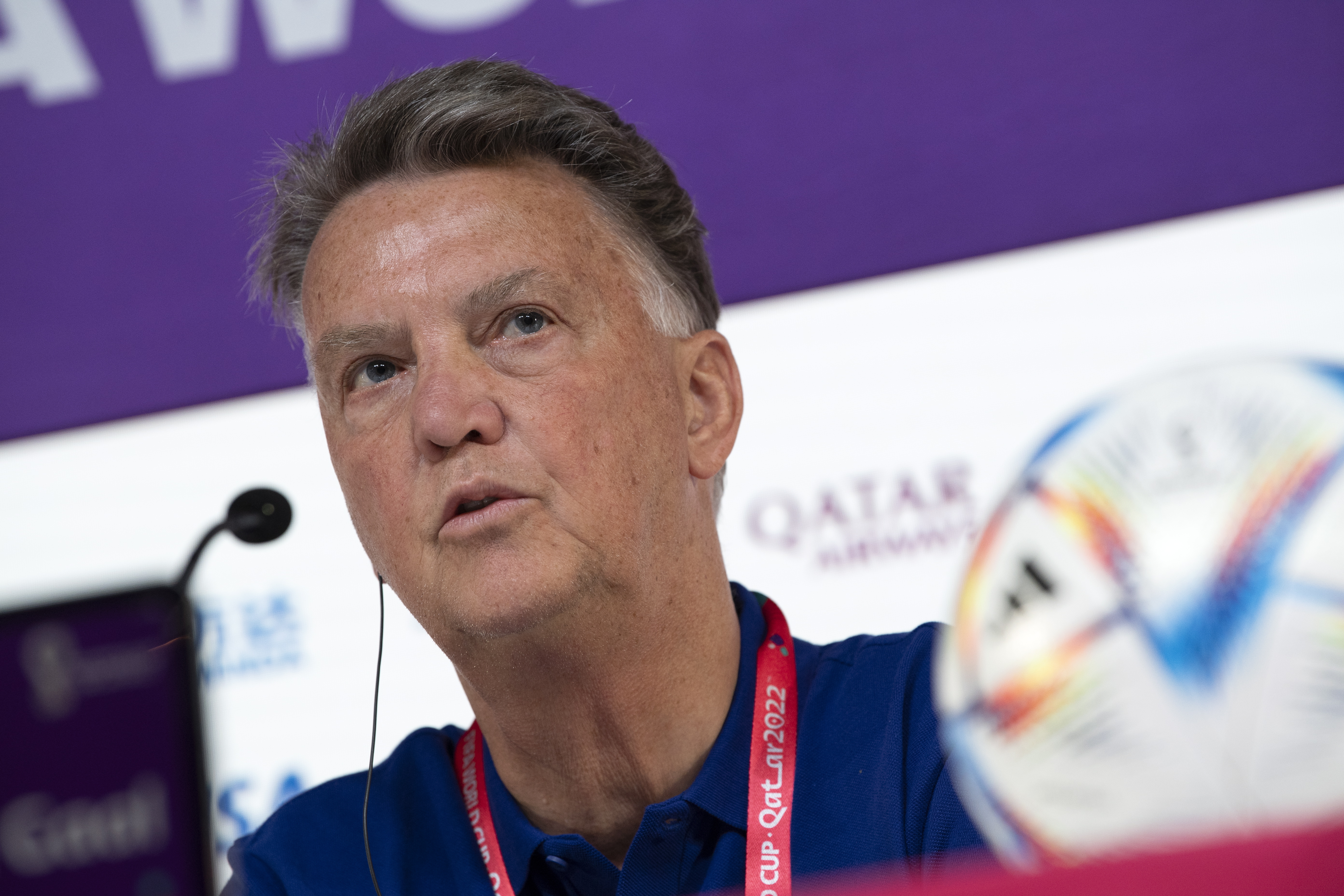 Van Gaal: “Queremos ser campeones del mundo, pero aún nos quedan cuatro partidos”