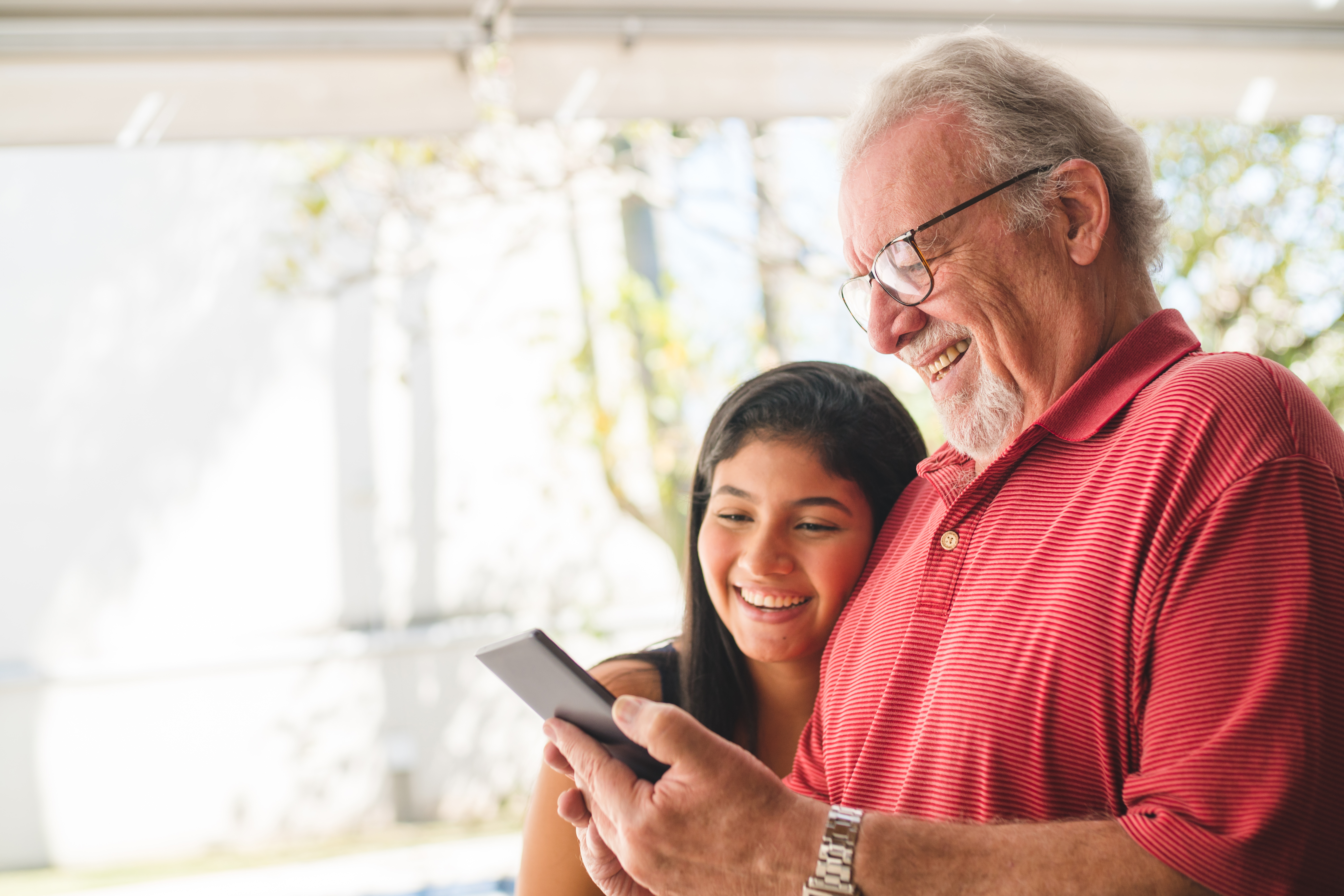 Los adultos mayores que usan la tecnología para contar sus historias