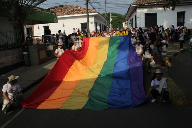 Informe entregado a la JEP alerta sobre violencia a población LGBT en el Cauca