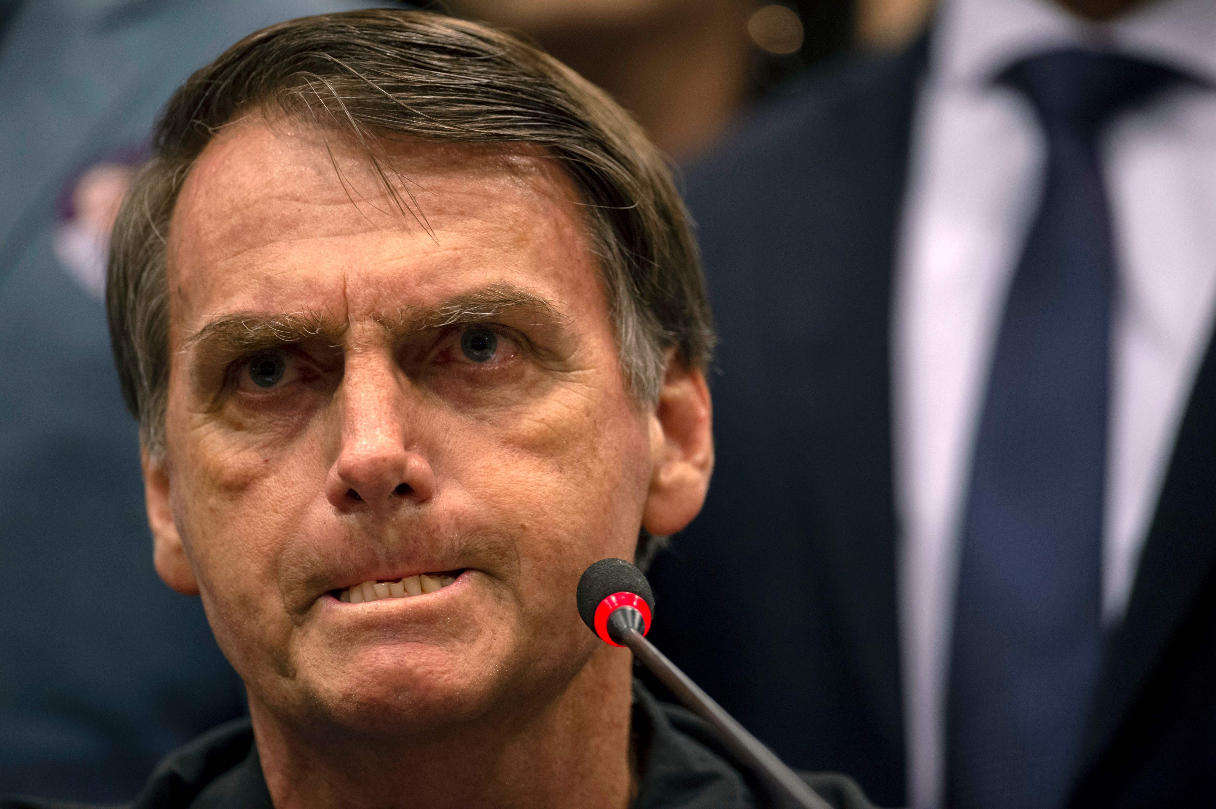 Bolsonaro rechaza apoyo de supremacistas tras afirmación de exlíder del KKK