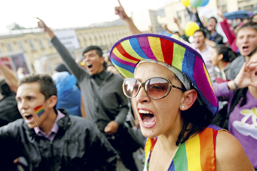 Los secretos de la ponencia que avala la adopción gay