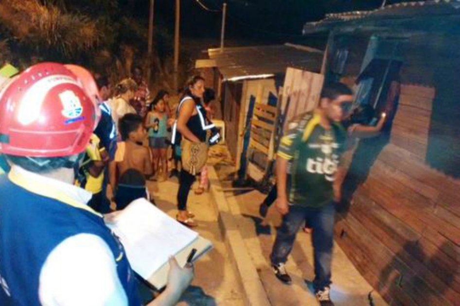 Colapso de una casa en Armenia deja dos niños heridos