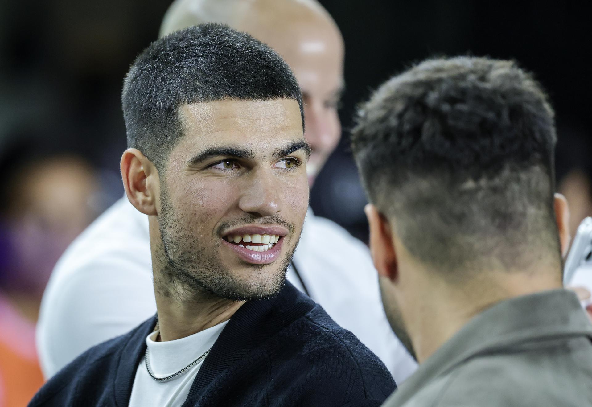 FORT LAUDERDALE (United States), 30/11/2025.- Spanish professional tennis player Carlos Alcaraz attends the Audi 2025 MLS Cup Eastern Conference Final against New York City FC at Chase Stadium in Fort Lauderdale, Florida, USA, 29 November 2025. (Tenis, Nueva York) EFE/EPA/Cristobal Herrera Ulashkevich